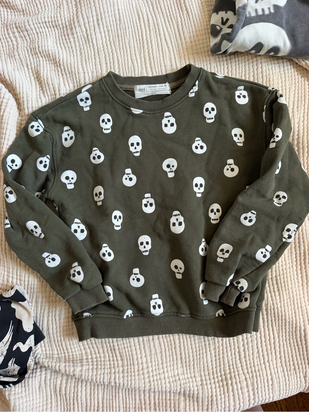 Minimalist Folk Co Skull Sweatshirt. Size 6-8Y